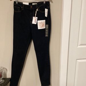Brand new with tags size 31 high rise skinny jeans by Jessica Simpson!